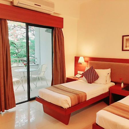 Hotel Phoenix Koregaon Park Pune Ngoại thất bức ảnh