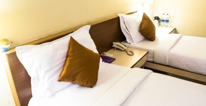 Hotel Phoenix Koregaon Park Pune Ngoại thất bức ảnh