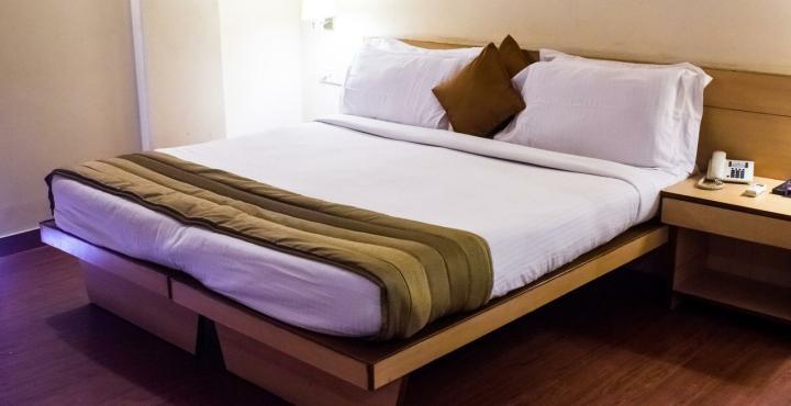 Hotel Phoenix Koregaon Park Pune Ngoại thất bức ảnh