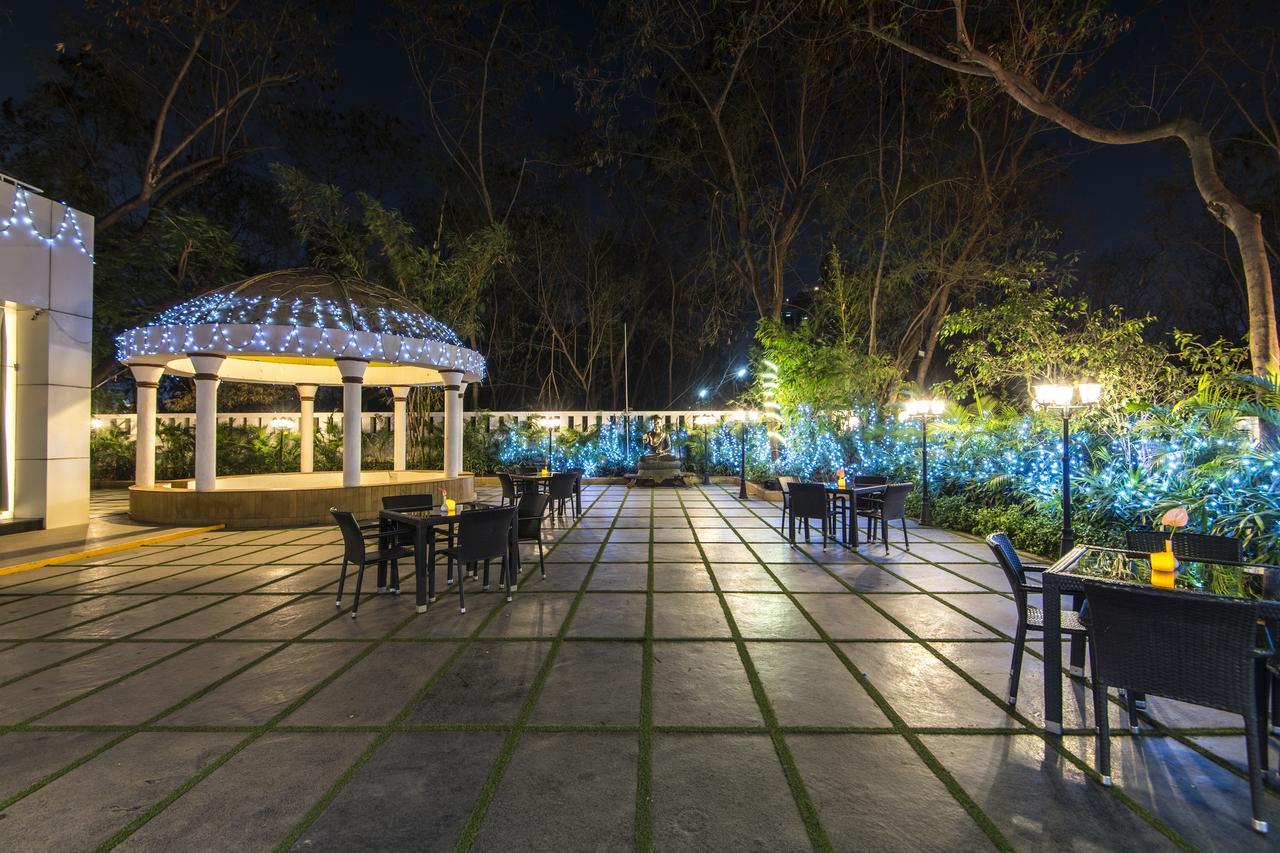 Hotel Phoenix Koregaon Park Pune Ngoại thất bức ảnh
