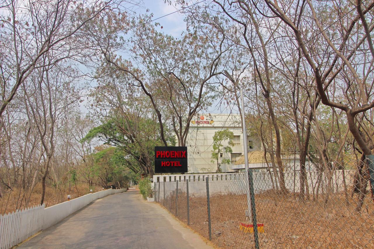 Hotel Phoenix Koregaon Park Pune Ngoại thất bức ảnh