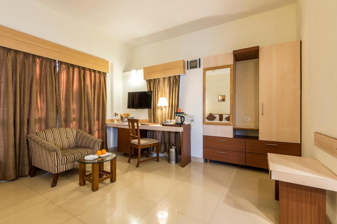 Hotel Phoenix Koregaon Park Pune Ngoại thất bức ảnh