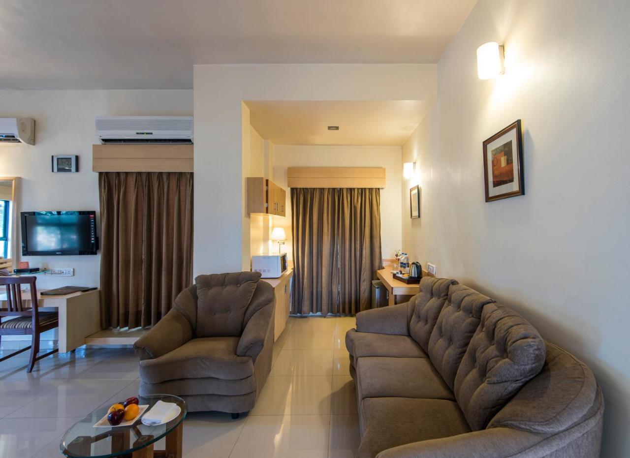 Hotel Phoenix Koregaon Park Pune Ngoại thất bức ảnh