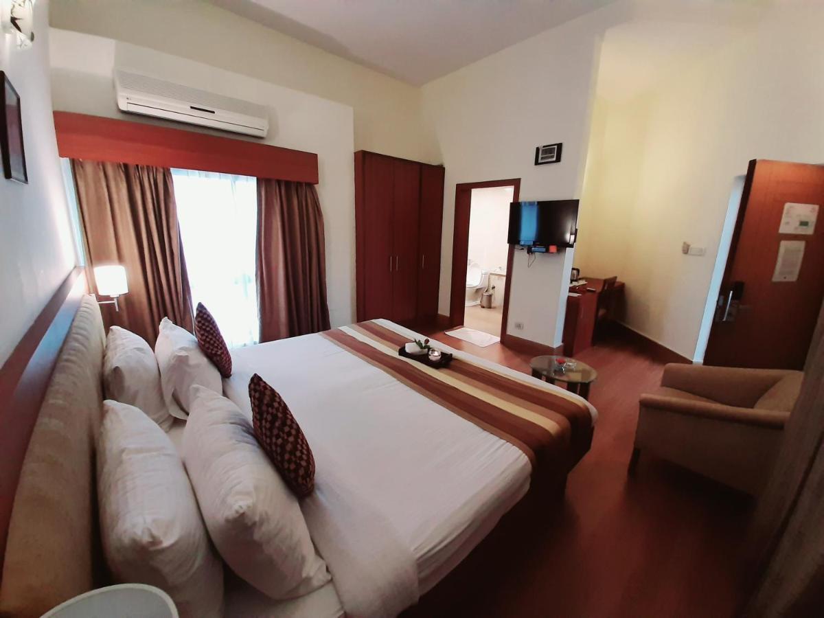 Hotel Phoenix Koregaon Park Pune Ngoại thất bức ảnh