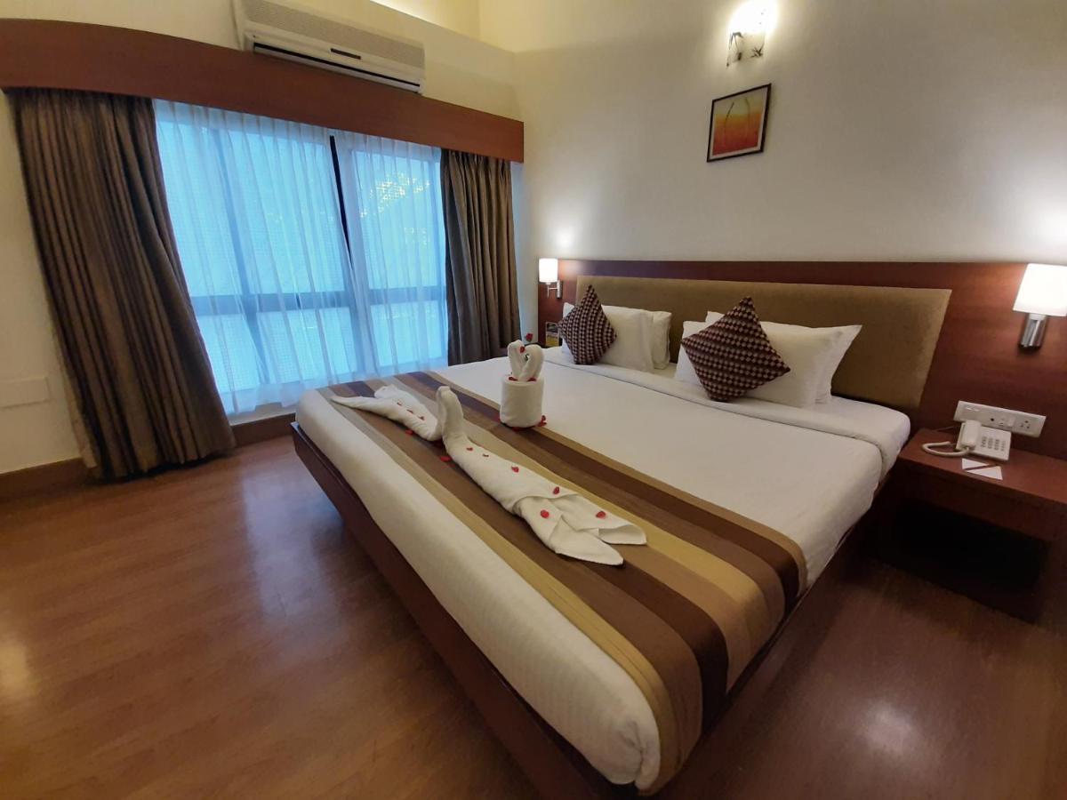 Hotel Phoenix Koregaon Park Pune Ngoại thất bức ảnh