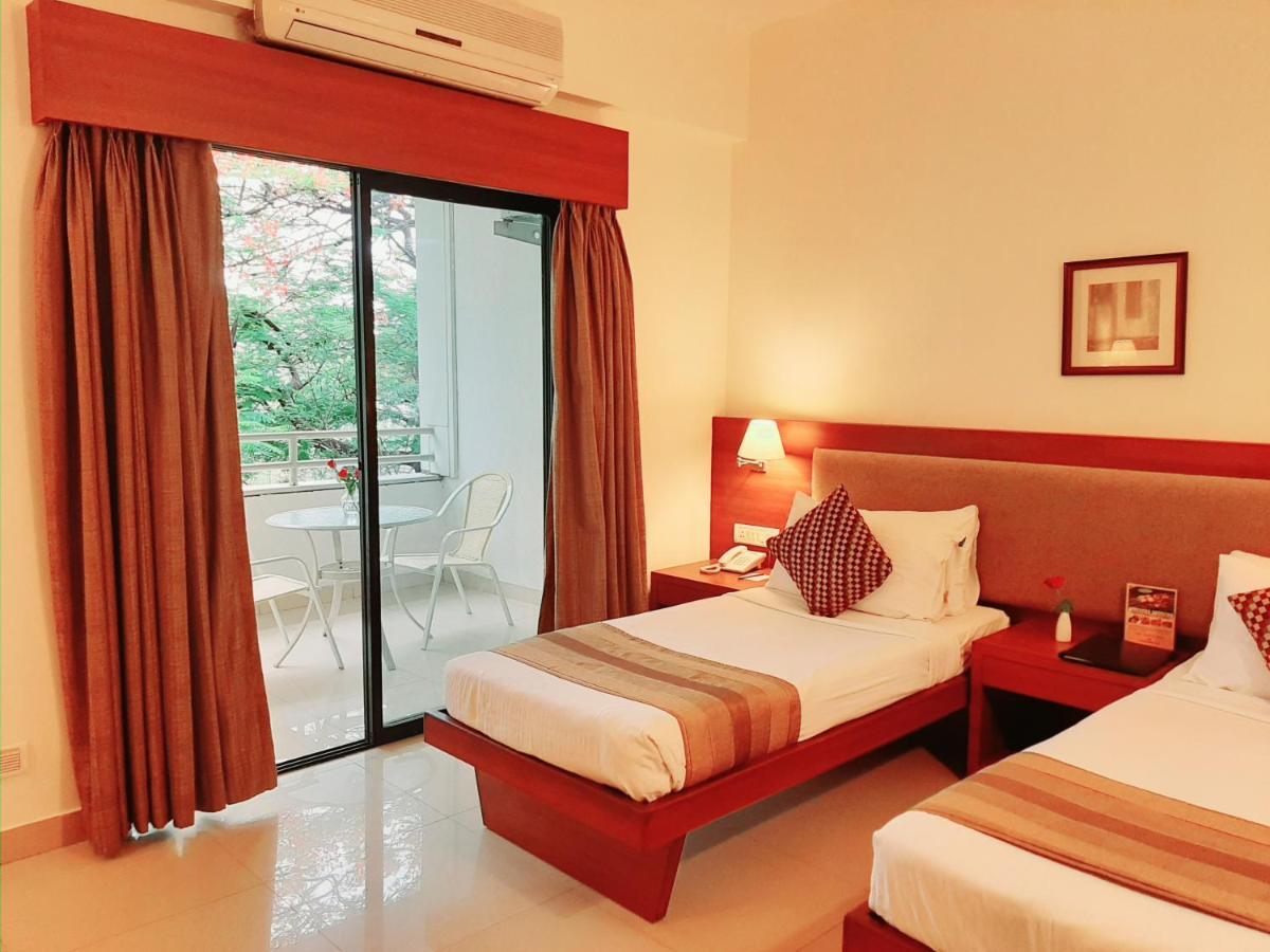 Hotel Phoenix Koregaon Park Pune Ngoại thất bức ảnh